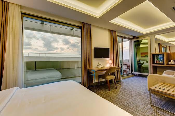Plus Suit Atasehir Istambul Extérieur photo